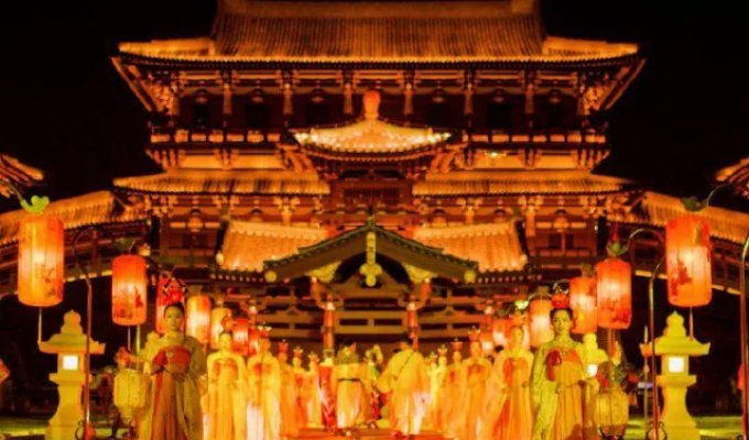 Масштабный Праздник фонарей в Китае (4 фото)