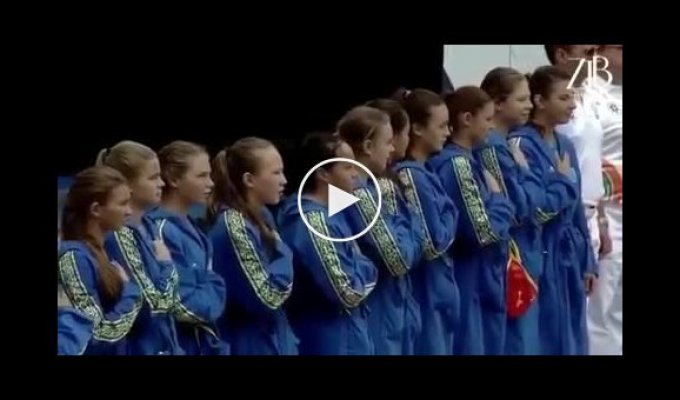 На соревнованиях в Индии спортсменки из Казахстана спели гимн без музыки и сорвали овации зрителей