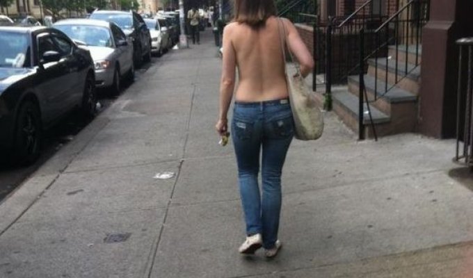 По Нью-Йорку разгуливают голые (5 фото) (эротика)
