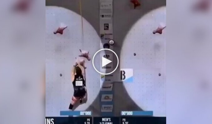 2 скалолаза прошли трассу одновременно