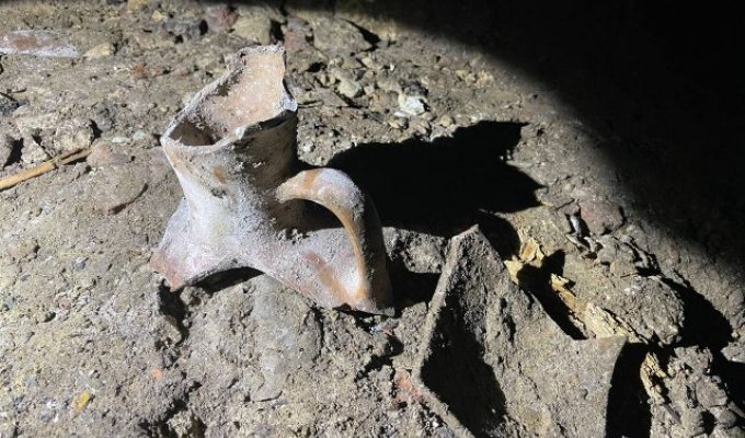 В Дербенте под жилыми домами обнаружены остатки старинного караван-сарая (4 фото)