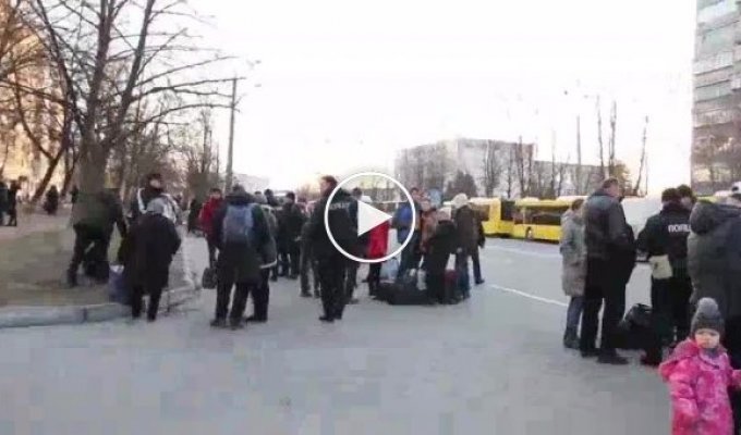 Отбирают одежду, требуют еду и даже лекарства - оккупанты издеваются над людьми на Киевщине