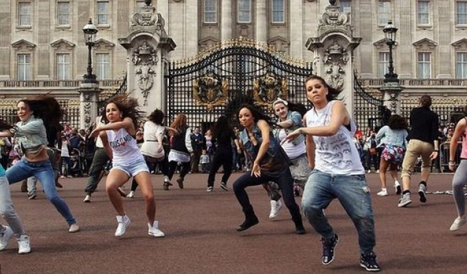 Big Dance Royal Flashmob (5 фото)