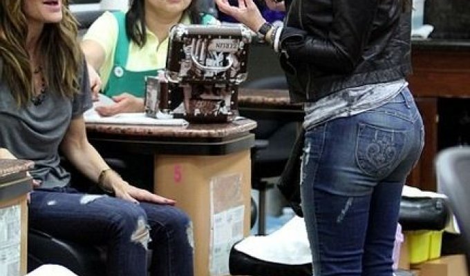 Ким Кардашиан без каблуков (2 фото)