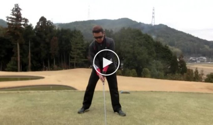 Ниндзя играет в гольф