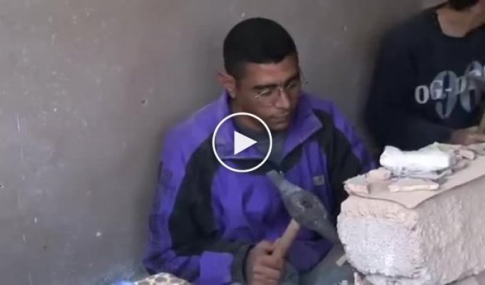 Как делают мозаичную плитку в Марокко
