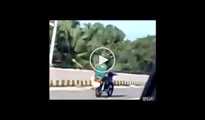 Необычная езда на мотоцикле