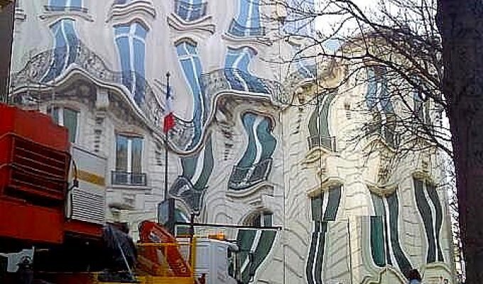 Кривой дом в Париже (8 фото) Реально?