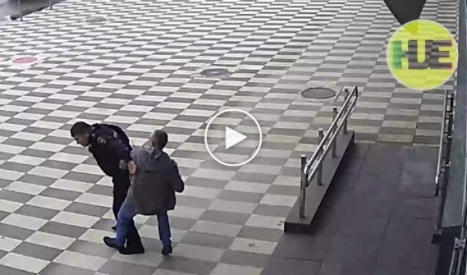 Мужчина из Красноярска решил с боем сбежать от полицейских