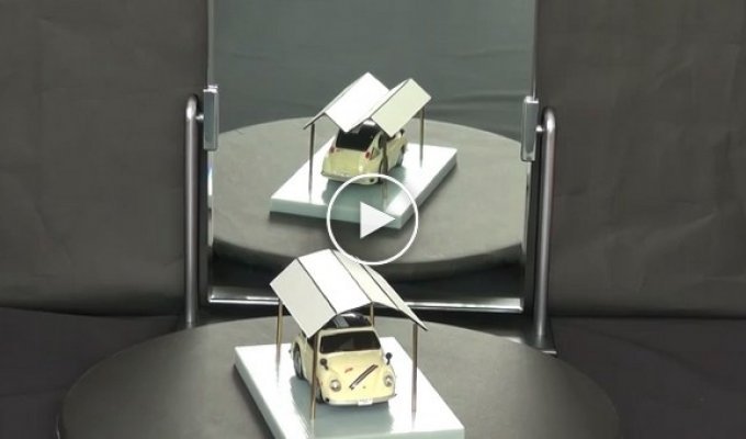 Потрясающая оптическая иллюзия с зеркалами от японского профессора математики