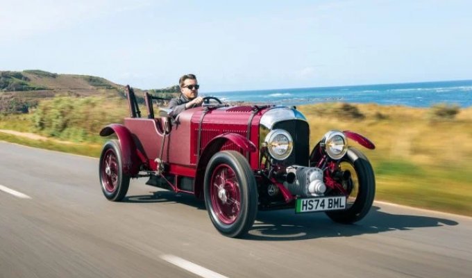 Bentley выпустят винтажный суперкар на электромоторе Blower Jr. (4 фото)