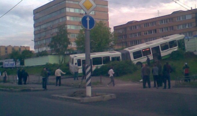 Автобус и Камаз (9 фотографий)