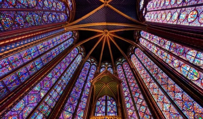 The Enchanting Beauty of the Stained Glass Windows of the Sainte-Chapelle (10 photos)