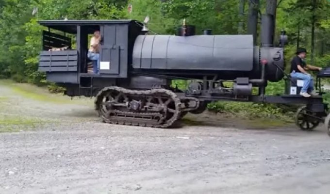 Restorers have restored a unique steam engine from the early 20th century (1 photo + 1 video)