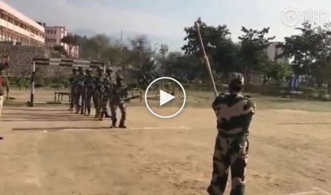 You've definitely never seen anything like this with a machine gun before.