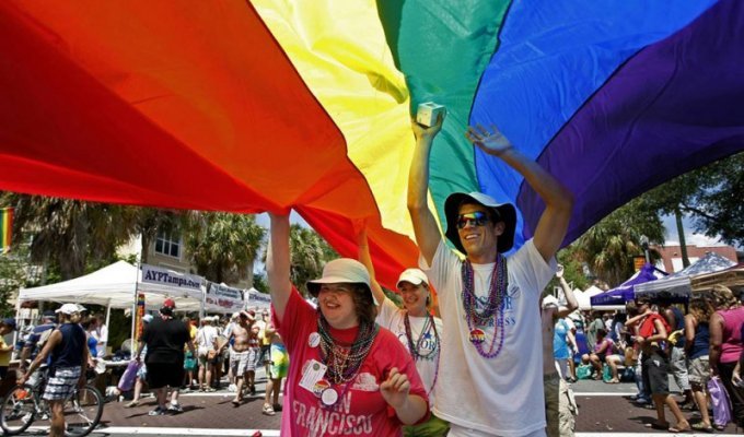 Гей-парады в разных странах мира (12 фото)