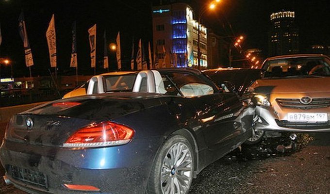 Нетрезвый священник на BMW Z4 устроил аварию в Москве (фото + видео)