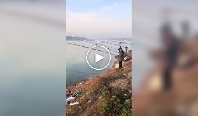 Рыбалка как артиллерия: необычная техника берегового лова в Сиане