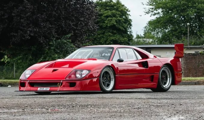 Единственную в своём роде Ferrari F40 с мотором V12 выставят на аукцион (35 фото + 1 видео)