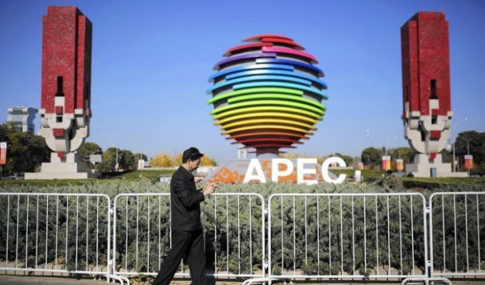 Влияние саммита АТЭС на чистоту воздуха в Китае (2 фото)