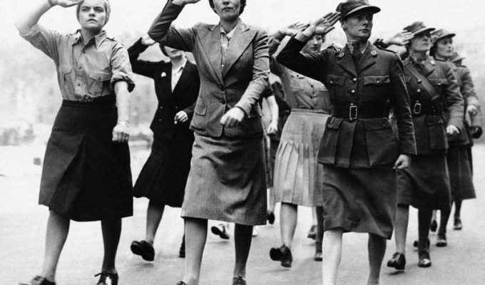 28 потрясающих исторических фотографий женщин во время Второй мировой войны (22 фото)