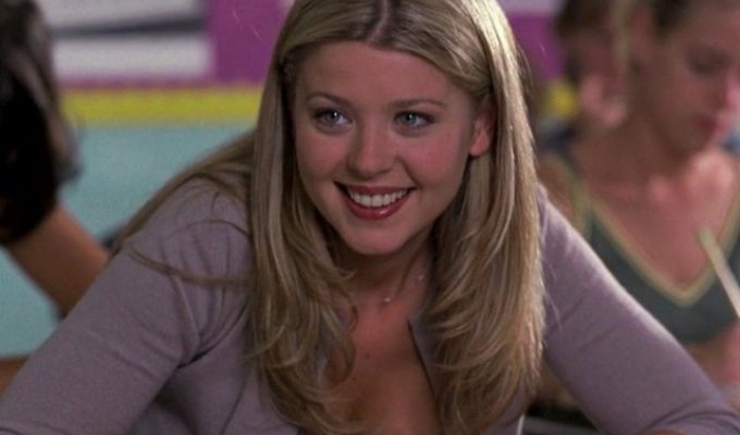 The star of “American Pie” Tara Reid has changed beyond recognition (2 photos)