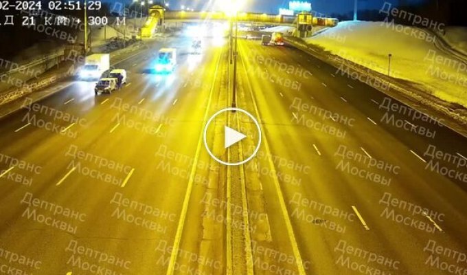 Latest video with short parking on the MKAD in Russia
