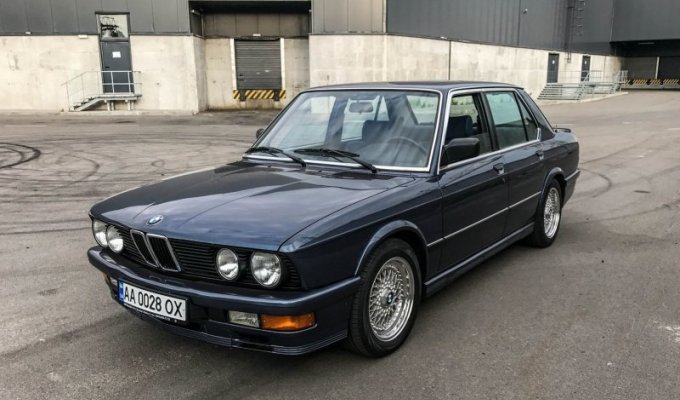 BMW 535i E28 "Акула": таких уже не делают (20 фото)