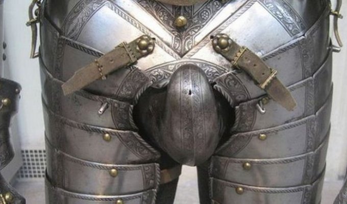 How medieval knights relieved themselves (6 photos)