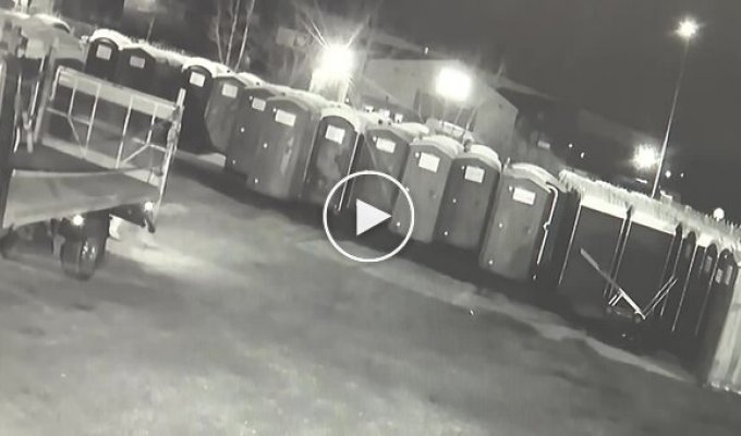 In Britain, highly organized thieves stole 13 mobile toilets