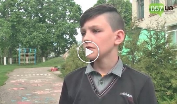 Директор харьковской школы чуть не придушил ребенка за украинскую стрижку