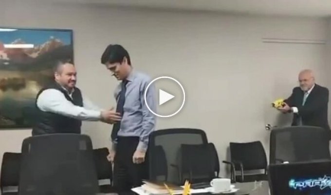 In Peru, the mayor decided to test new stun guns