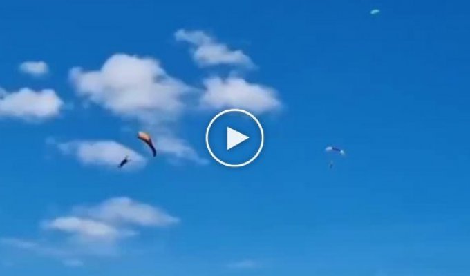 Парашютист разбился во время прыжка с парашютом