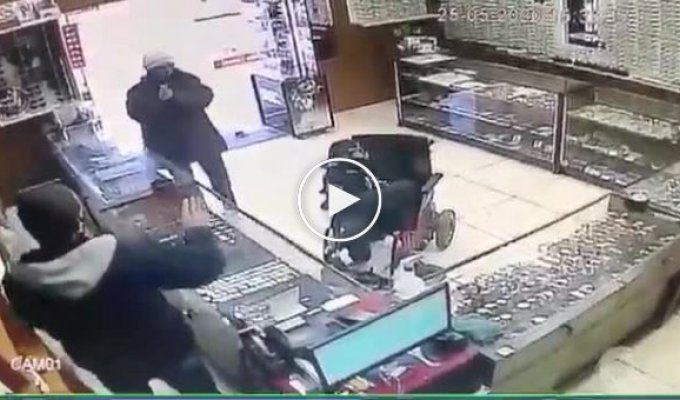 В Бразилии инвалид попытался ограбить магазин с помощью игрушечного пистолета