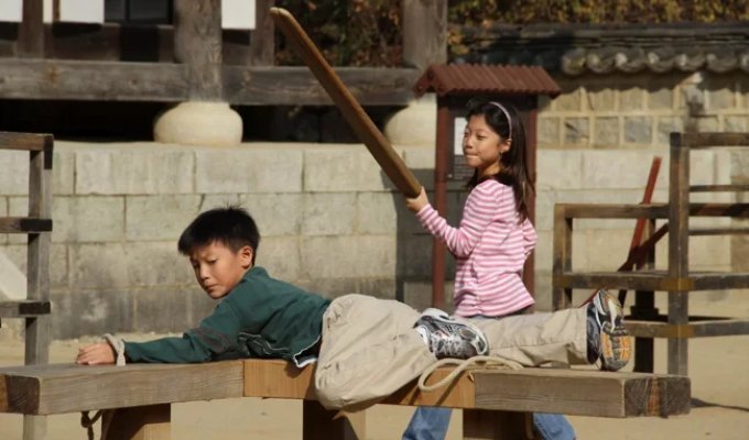 South Korean parents are unhappy: you can't hit your children (7 photos)