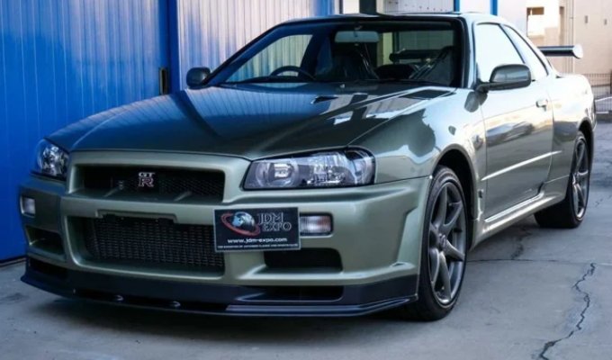 Почти новый Nissan Skyline GT-R R34 2002 года оценили в 485 000 долларов (22 фото)