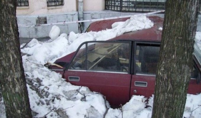 Иногда даже снег может испортить машину (5 Фото)
