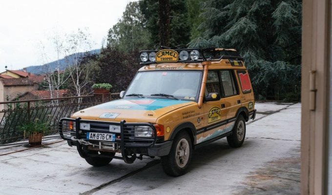 Land Rover Discovery, який брав участь у Camel Trophy, пішов з молотка (19 фото)