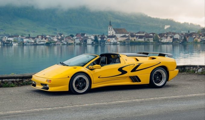 A familiar car to all fans of the NFS game - Lamborghini Diablo SV will be auctioned (41 photos)