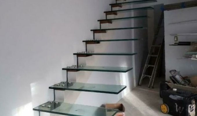 Strange and dangerous stairs (15 photos)