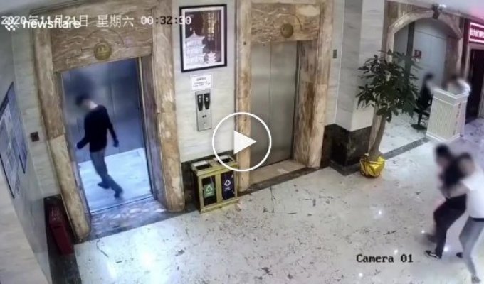 Два китайца провалились в шахту лифта
