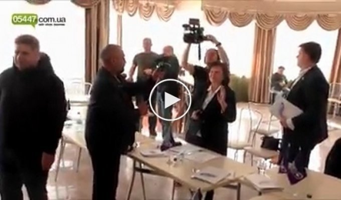 Мэр Конотопа Артем Семенихин выгнал шабашников с партии Медведчука Украинский выбор