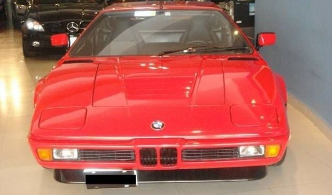 В Техасе выставили на продажу BMW M1 Coupe с пробегом 3,540 км (6 фото)