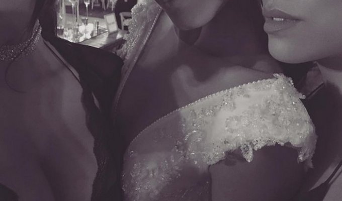 Откровенные фото Ким Кардашьян со свадьбы бразильской модели Изабеллы Рангл (14 фото)