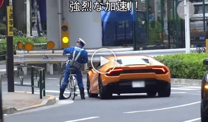 Велополицейский догнал водителя суперкара Lamborghini Huracan