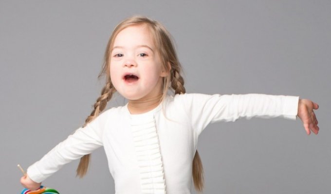 4-летняя девочка с синдромом Дауна снялась в рекламе обуви Livie & Luca (3 фото)