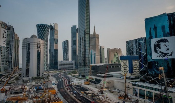 Крошечный и богатый Катар: как эмират расплачивается за свою независимость? (16 фото)