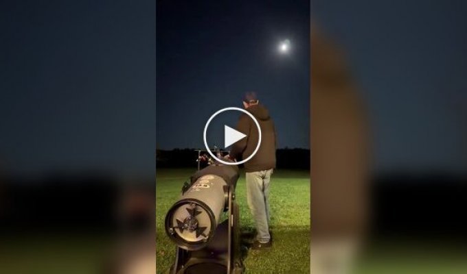 Как выглядят Луна и Сатурн в любительский телескоп
