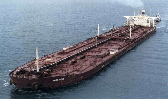 The longest ship in the world (14 photos)