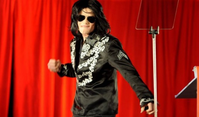 Майкл Джексон отмечает 64-летие: архивные кадры поп-короля (15 фото)